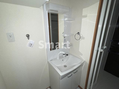 【独立洗面台】 | モン・シャトー松庵 | 独立洗面台あり、毎朝おしゃれに忙しい女性の方におすすめです