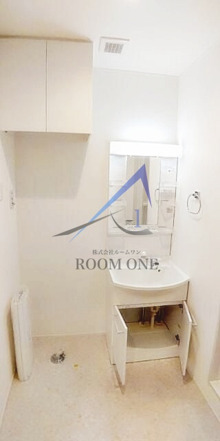 ジョリーメゾン高松の設備|洗濯機置き場です。