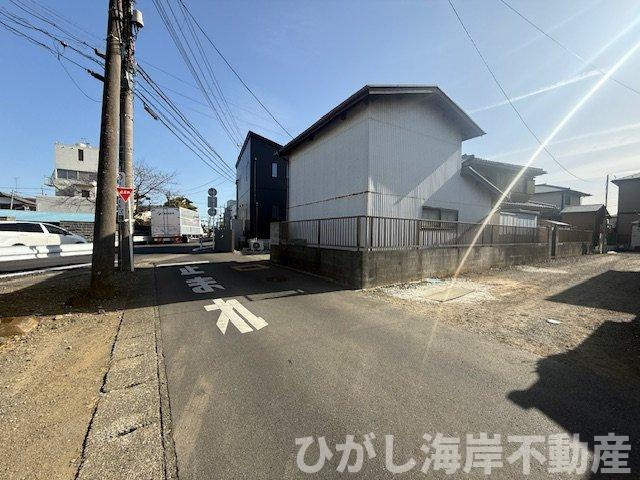 平塚市田村５丁目　新築戸建　の前面道路含む現地写真|1月26日撮影　建築中　現地外観