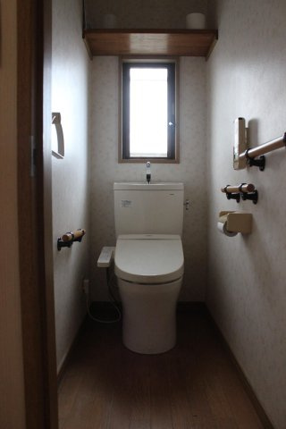 【トイレ】 | 早良区梅林７丁目 戸建て | 各階にトイレがあるので来客時でも安心です