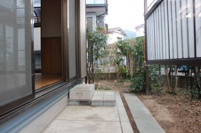 【庭】 | 早良区梅林７丁目 戸建て | お庭も日当たりが良くガーデニングや家庭菜園を楽しむことができそうです