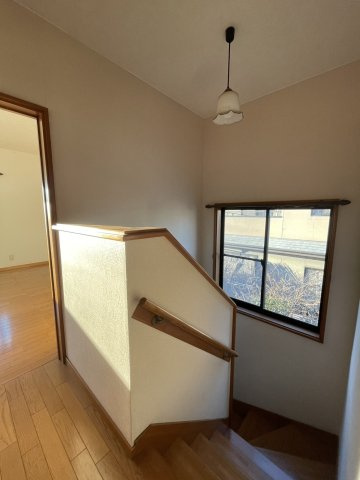 【角地】屋根・壁改築済×立地良好！　那須塩原の綺麗な空き家♪のその他|廊下・階段