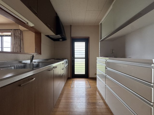 【角地】屋根・壁改築済×立地良好！　那須塩原の綺麗な空き家♪のキッチン|使いやすいキッチンです