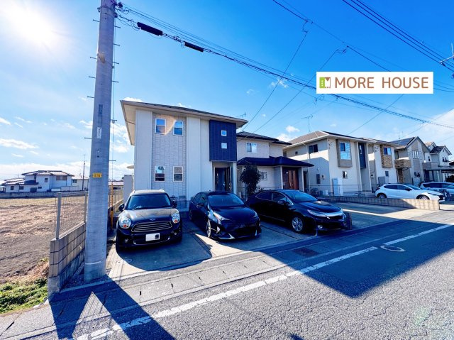 太田市台之郷町　中古住宅の前面道路含む現地写真
