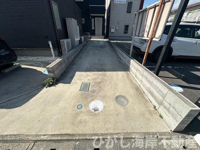 平塚市四之宮2丁目　中古戸建の駐車場|駐車スペース