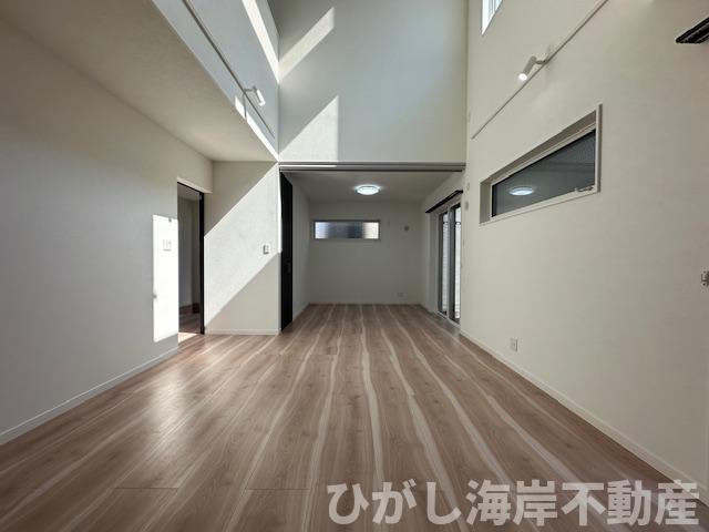 平塚市四之宮2丁目　中古戸建のキッチン|新規リフォーム完了！　20.5帖　LDK
