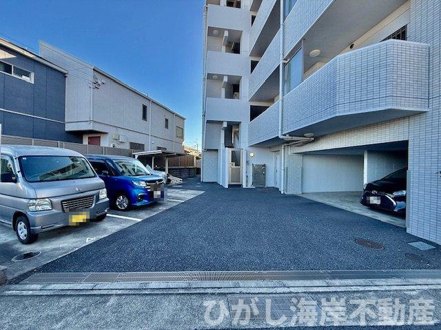 パテラスクエア平塚の駐車場|敷地内駐車場