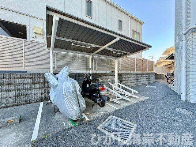 パテラスクエア平塚の駐車場|敷地内バイク置場