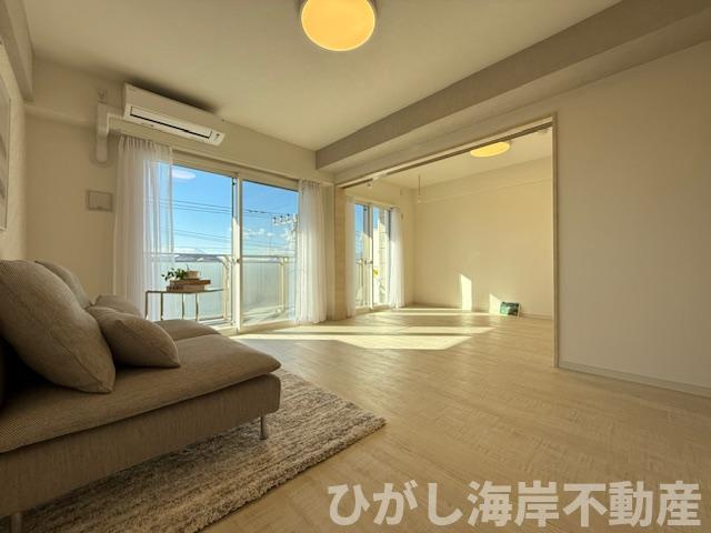 パテラスクエア平塚の居間・リビング|新規リフォーム完了！　12.5帖　LDK