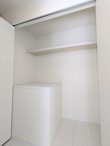 葛飾区東四つ木２丁目の戸建の収納|～3階 廊下収納写真～