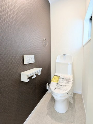 【トイレ】 | 葛飾区東四つ木２丁目の戸建 | ～2階トイレ写真～