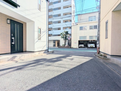 【前面道路含む現地写真】 | 葛飾区東四つ木２丁目の戸建 | ～前面道路含む現地写真～