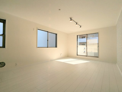 【居間・リビング】 | 葛飾区東四つ木２丁目の戸建 | ～リビングダイニング写真～