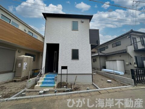 平塚市夕陽ケ丘　新築戸建　全２棟の外観|3月6日撮影　外構工事中　現地外観