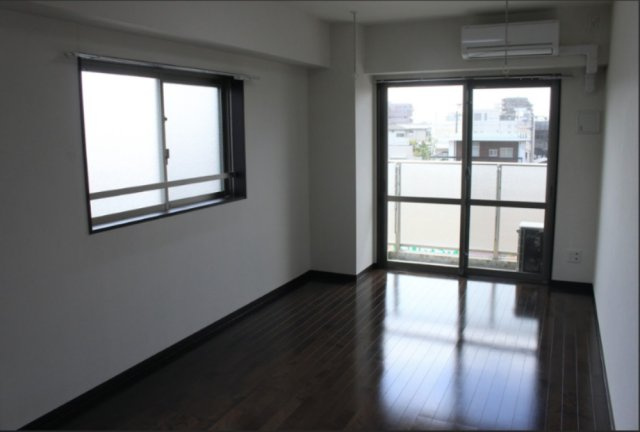 セナリオフォルム柏VIIの洋室