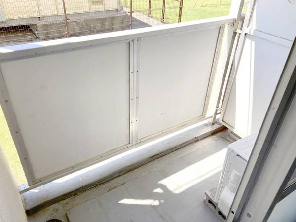 ビレッジハウス江戸川台2号棟のバルコニー|ビレッジハウスの同一物件・同一タイプの間取りの写真です