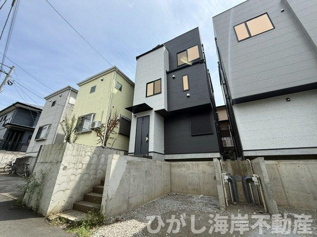 茅ヶ崎市小和田1丁目　新築戸建　全2棟の外観|4月18日撮影　建築中　現地外観