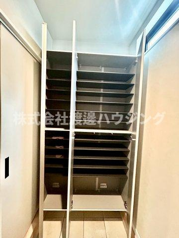 四條畷市岡山４丁目一戸建の収納|玄関収納