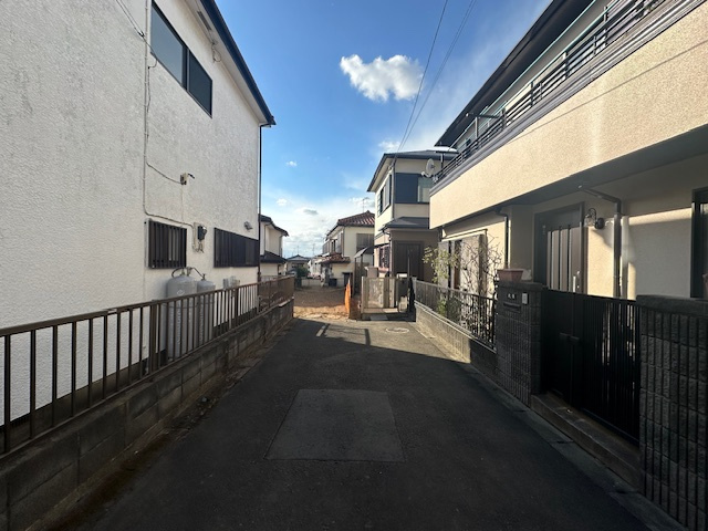 茅ヶ崎市菱沼1丁目　売地の前面道路含む現地写真|現地外観