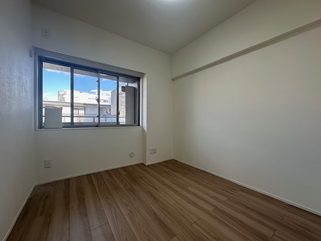 マイメゾン茅ヶ崎本村の寝室|新規リフォーム完了！5帖　洋室