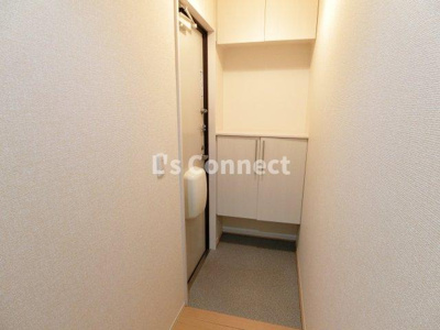 【玄関】 | コーポ・ゼルコバ | 上下の下駄箱で靴も収納できます。