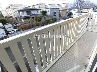 【バルコニー】 | コーポ・ゼルコバ | ２階のお部屋で洗濯物もたくさん干せます。