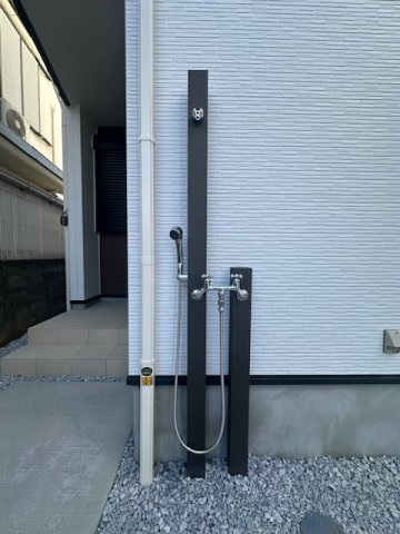 茅ヶ崎市松が丘２丁目　新築戸建　全３棟の庭|温水シャワー