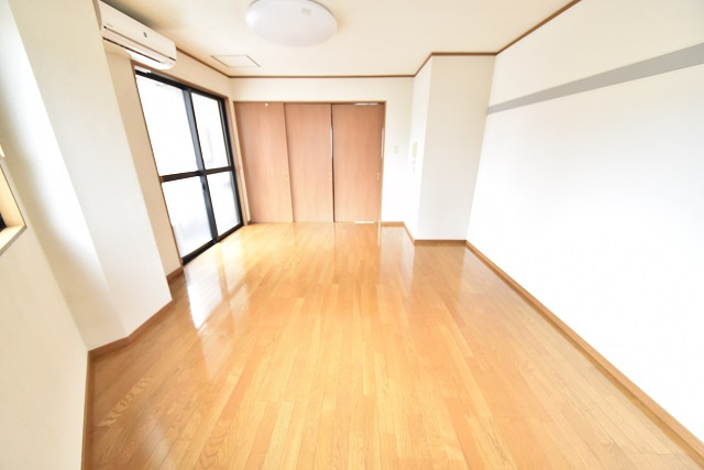 サンヴェルズ西中央の洋室