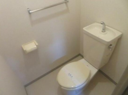 ルミエール本宿四番館のトイレ