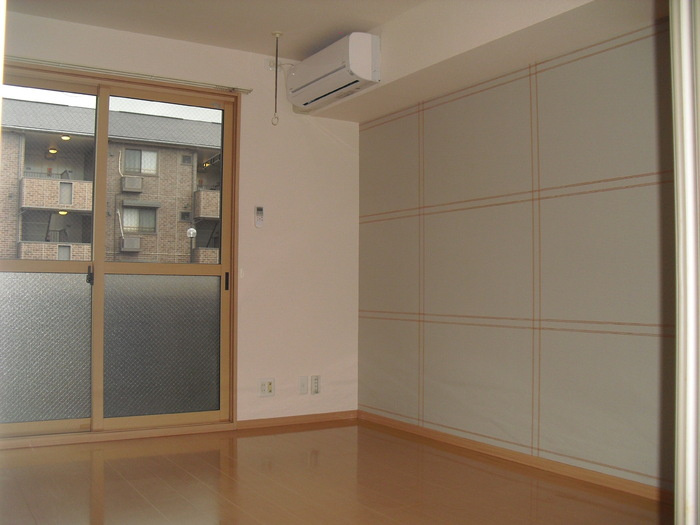 レジデンスTamayaA棟の寝室|7帖の洋室です♪