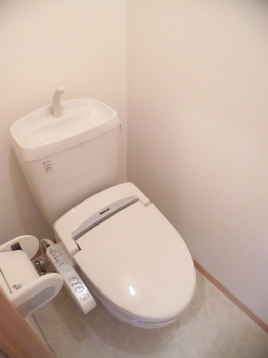 レジデンスTamayaA棟のトイレ|嬉しい温水洗浄便座付き♪