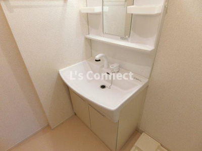 【洗面所】 | 町浦壱番館 | 朝の支度もスムーズな独立洗面台。