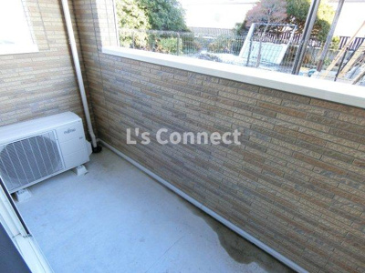 【バルコニー】 | 町浦壱番館 | 晴れた日には洗濯物もたくさん干せます。