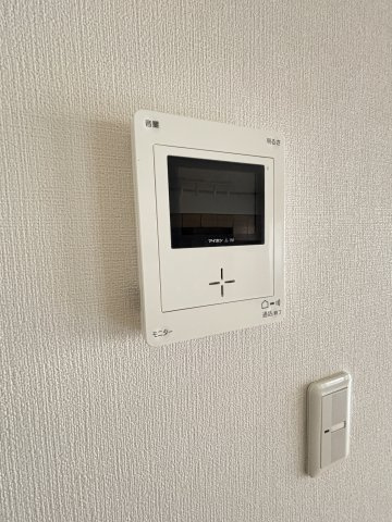 不意の来訪者にも安心なTVモニターインターホン。