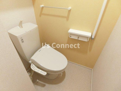 【トイレ】 | チームサモン若柳フィフス | 温水洗浄便座付きのトイレ。