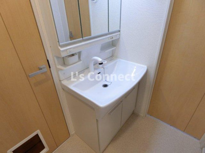 【洗面所】 | チームサモン若柳フィフス | 朝の支度もスムーズな独立洗面台。