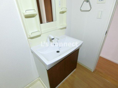 【洗面所】 | サウザンドリーフⅡ | 朝の支度もスムーズな独立洗面台。