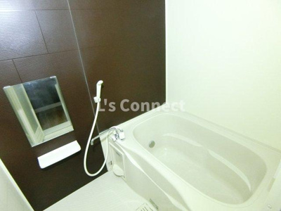 【浴室】 | サウザンドリーフⅡ | 追焚き、浴室乾燥付きのお風呂。