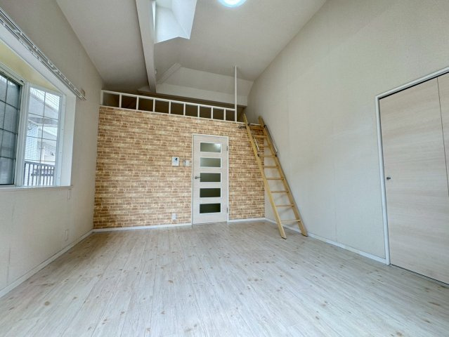 ローズアパートメントR5番館の洋室