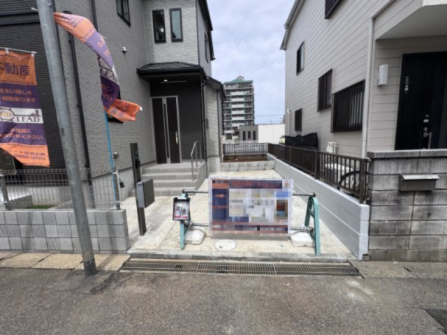 松戸市六高台７丁目新築戸建【六実第三小学校：4分】の駐車場|駐車スペース完備