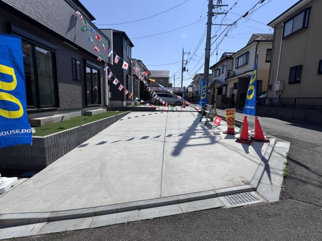 松戸市常盤平双葉町新築戸建【常盤平第三小学校：9分】の駐車場|A号棟駐車スペース・並列2台駐車可
