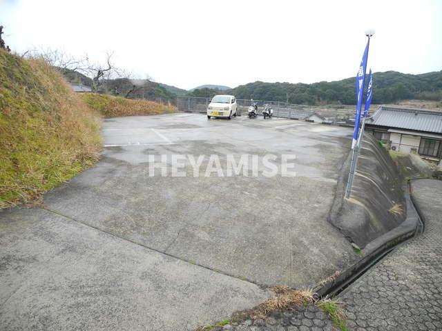 グリーンヒルかなめの駐車場
