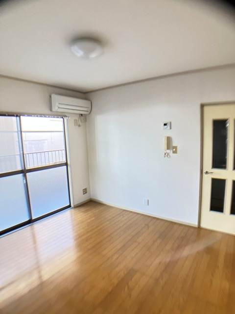 レオパレス大原の居間・リビング