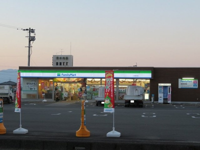 【周辺】 | エレガンス | ファミリーマート 人吉錦町西店まで1100m