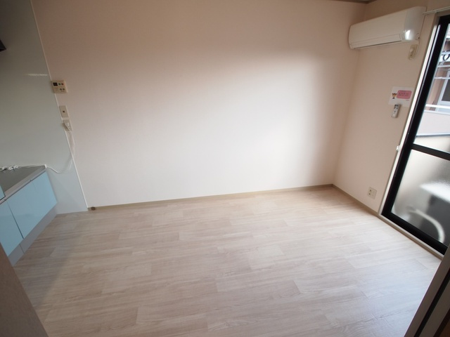 メゾンラフィーネＡの居間・リビング