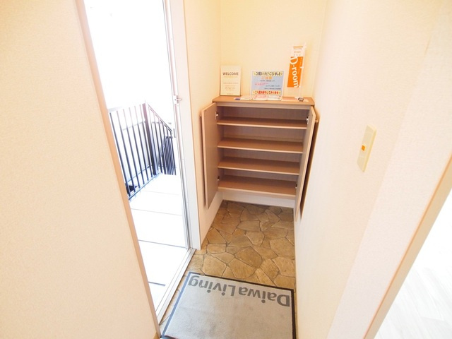 メゾンラフィーネＡの玄関