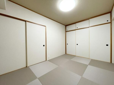 【和室】 | ベルク浜寺公園 | 和室は汎用性が高く様々な使い方ができます♪
収納スペース付きでお部屋もスッキリ片付きますね！