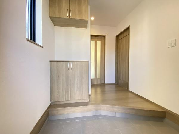 【玄関】 | 西区樫野台6丁目　B号棟　新築戸建