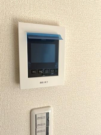 リーブルガーデン城殿町 ２号棟 ／新築一戸建の内観：施工例|■ＴＶモニター付きインターホンで防犯対策もバッチリ！来客も一目でわかり安心です！■