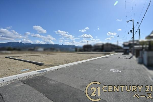 リーブルガーデン城殿町 ３号棟 ／新築一戸建の前面道路含む現地写真|■現地撮影写真■前面道路は広々６.２ｍ！お車の出し入れもラクラクです！